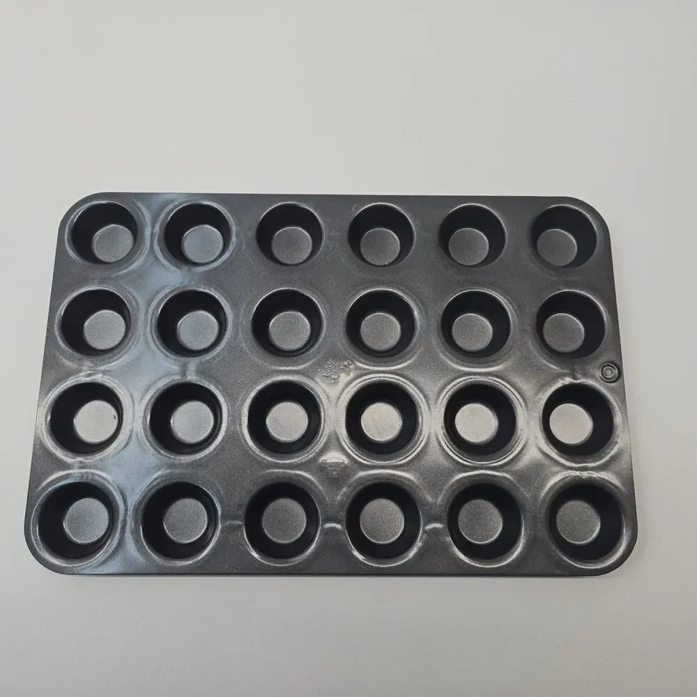 Pampered Chef Mini Muffin Cupcake Tart Pan 24 Hole #1606 Non Stick